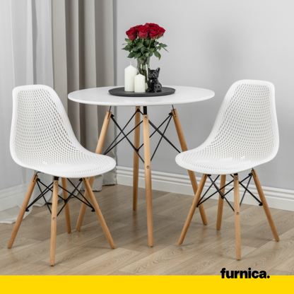LUCA - Chaise de Salle à Manger / Bureau en Plastique Perforé avec Pieds en Bois - Noir